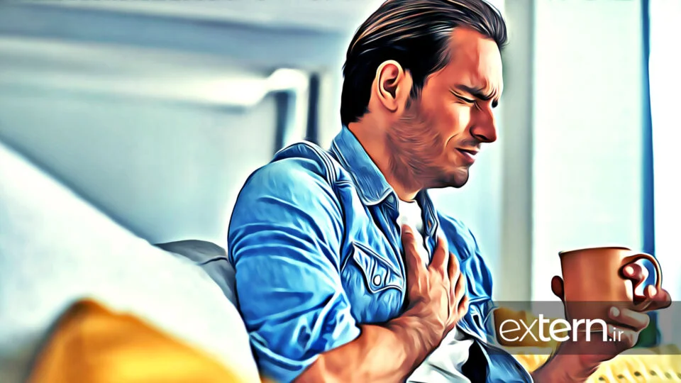 مرد جوان با درد قفسه سینه که دست بر روی سینه گذاشته